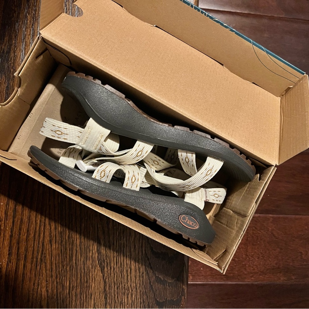 Chaco size 6 Zcloud 2 Sandals in Gray and Cream - Picture 2 of 7